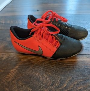 Nike soccer cleats size 2.5